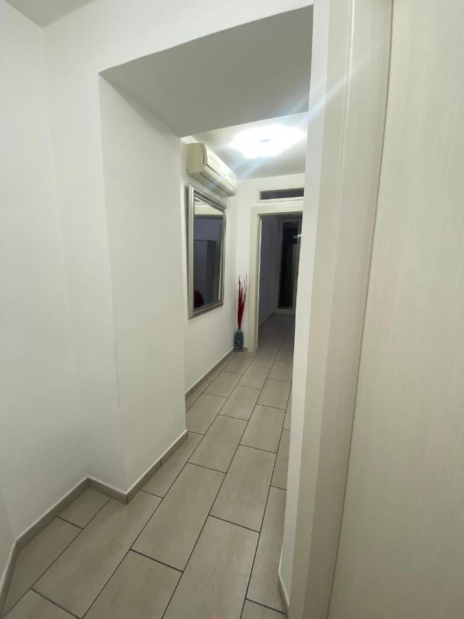 Terry'S House Apartment เนเปิลส์ ภายนอก รูปภาพ