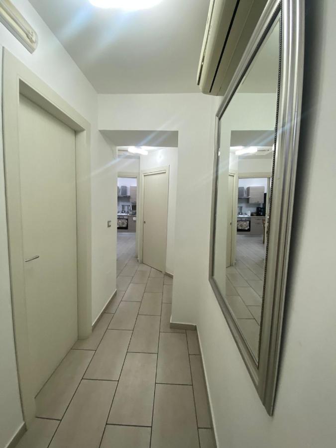 Terry'S House Apartment เนเปิลส์ ภายนอก รูปภาพ