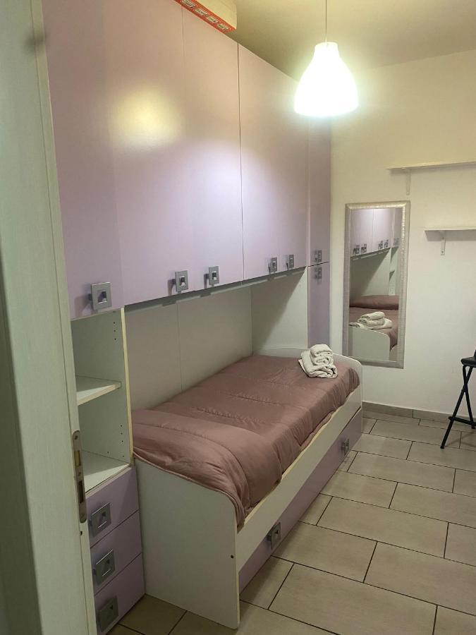 Terry'S House Apartment เนเปิลส์ ภายนอก รูปภาพ