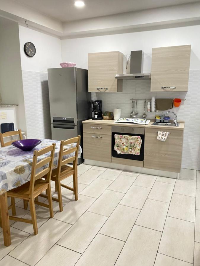 Terry'S House Apartment เนเปิลส์ ภายนอก รูปภาพ
