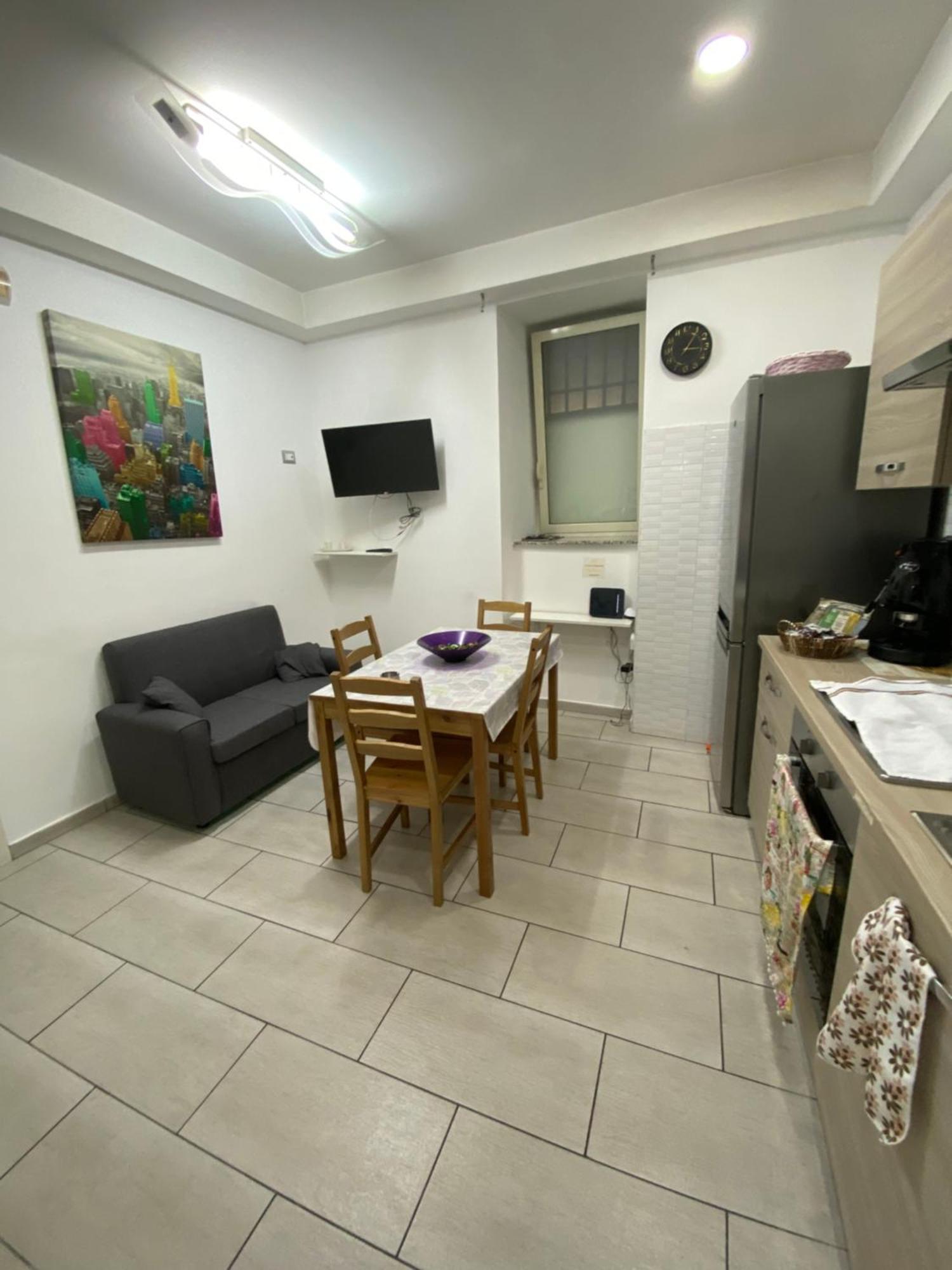 Terry'S House Apartment เนเปิลส์ ภายนอก รูปภาพ